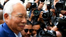 马来西亚前总理纳吉布以164万获准保释　4项指控均不认罪