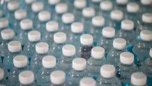 如何解开微塑料威胁的“死结”？你可以放下手中的塑料瓶装水(下)