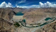 航拍新疆·水影像⑪丨阿尔塔什水润绿洲