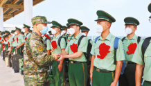 武警渭南支队在渭南北站举行夏秋季退役士兵欢送仪式