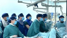湘雅二医院顺利完成国内首例一体式三分支支架重建主动脉弓部手术