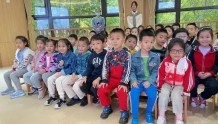 特警爸爸进校园，消防反恐同开展 杭州市绿洲花园幼儿园文晖大班组安全月平行班活动