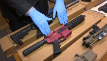 美国10家“幽灵枪”制造商被起诉 已出售数万件非法枪支零件
