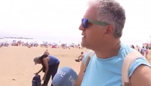 巴塞罗那海滩上一小偷偷包被电视全程直播，观众见证犯罪过程
