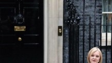 法新社：英国新任女首相上任第一天会见内阁团队 组建所谓多元化班底