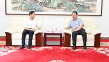 徐坤校长会见商务部对外投资和经济合作司司长王胜文一行