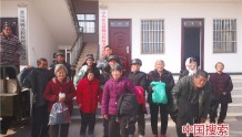 河南鲁山：64名残疾贫困户穿上过冬袄 暖身暖心