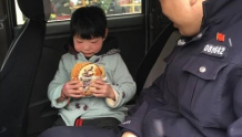 济源：6岁女孩迷路哭不停　警民接力助其回家