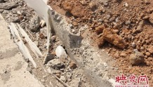 河南渑池一公路沟渠疑似“豆腐渣”工程 公路局调查