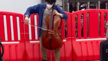 对话在白云机场演奏引发关注的大提琴新星：想用音乐治愈人心