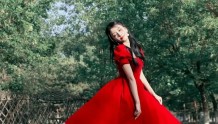 孙怡、赵丽颖红色礼服状态迥异，有没有爱情的滋润肉眼可见
