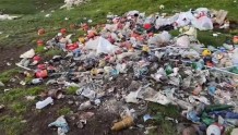 极目快评｜驴友在新疆天堂湖留遍地垃圾，没有文明素质何来人间天堂