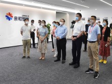 2022年中国国际消费品博览会陕西省政府代表团实地考察亲和智能