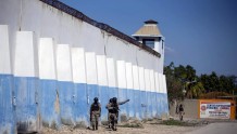 海地一座监狱至少8名囚犯饿死或渴死，食物和水要靠家人送