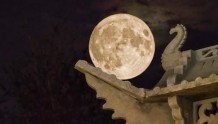 “超级月亮”现身菏泽夜空