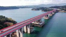 连接丹江口串联水库路 龙山大桥“画圆”中国最美山水公路