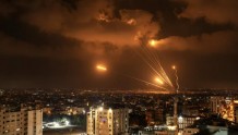 以色列空袭加沙造成至少10人死亡，杰哈德报复性发射100多枚火箭弹回应