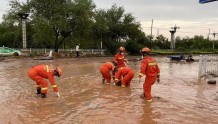 强降雨致山体滑坡 兰州消防快速抢险救援