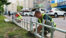 昌吉市为城区绿化带安装护栏 让城市绿地不再“伤痕累累”