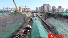 临沂通达路祊河桥及两岸立交改造工程预计9月份完成主塔合龙