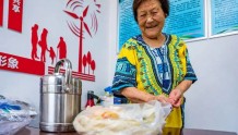 济宁这位78岁大妈是个热心肠，定期给社区防疫人员送爱心早餐