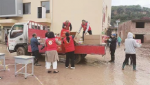 吕梁：爱心人士捐赠物资 助力学校灾后重建