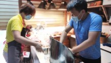 深圳龙岗区“烤鸭夫妻档”不卖烤鸭的原因找到了！