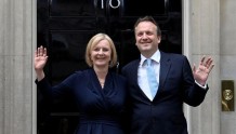 英国新任首相组建内阁，最重要的3位大臣都不是白人