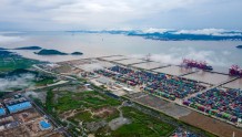 宁波舟山港第二个千万级集装箱泊位群建成
