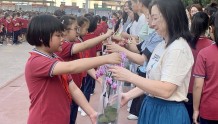 新湖中心小学举行庆祝教师节活动