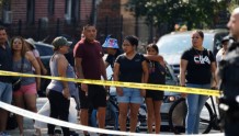 光天化日，纽约街头两男子持枪扫射致1死3伤