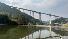 年底通车！黔江过境高速最后一座特大桥全幅合龙