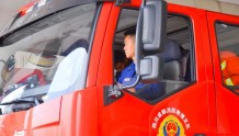 【二十大时光 • 新蒲江人】这个消防救援人员有点不一样 他希望消防车落满灰