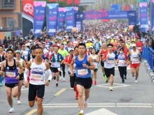 2000名选手同场竞技 2022年“跑遍四川”首场赛事五凤溪马拉松鸣枪开跑