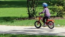 儿童自行车安全：家长的六大误区与事实