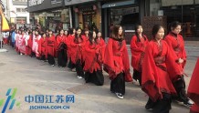 2020迎新祈福 徐州市民穿汉服健步“走大运”