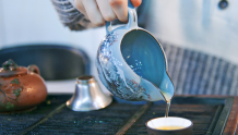 日本一家画廊用古董茶杯待客，茶杯价值高达2.5万美元！