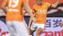 19岁新人张华峻打进中超首球，去年他还在踢校园足球