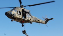 突发！韩国两架国产军用直升机相撞 共载18人