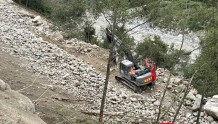 磨西震中绝壁“掘道”：最危险的1.5公里已抢通