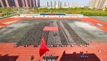 铭记“九一八”，武汉高校举行国旗下的思政课