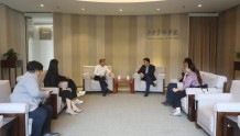 全国青联副主席、香港立法会议员霍启刚一行到访中央美院