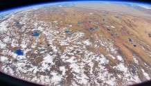 从太空看到了西藏纳木措！长这样→