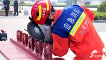 消防员现场秀“绝活”、讲知识 潍坊市潍城区消防宣传月启动