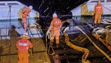 13名船员转危为安 一油船失控北海救助局冒雪24小时成功救援