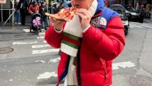 真香，格拉利什晒出自己在纽约度假吃披萨的照片