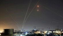 面对千枚火箭弹，高强度拦截让以色列“铁穹”系统一度瘫痪！