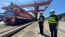 浙江首列铁路“快速通关”列车发车，驶向老挝