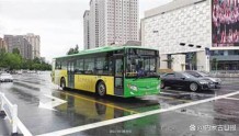 呼和浩特市6条主要道路公交车专用车道今日启用 倡导绿色出行 给公交车加加速