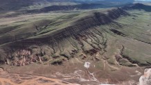 我国科考队在可可西里发现罕见“红山脉”